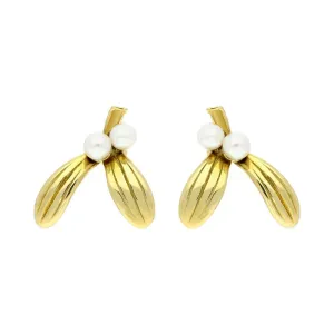 18ct Yellow Gold Pearl Mistletoe Stud Earrings