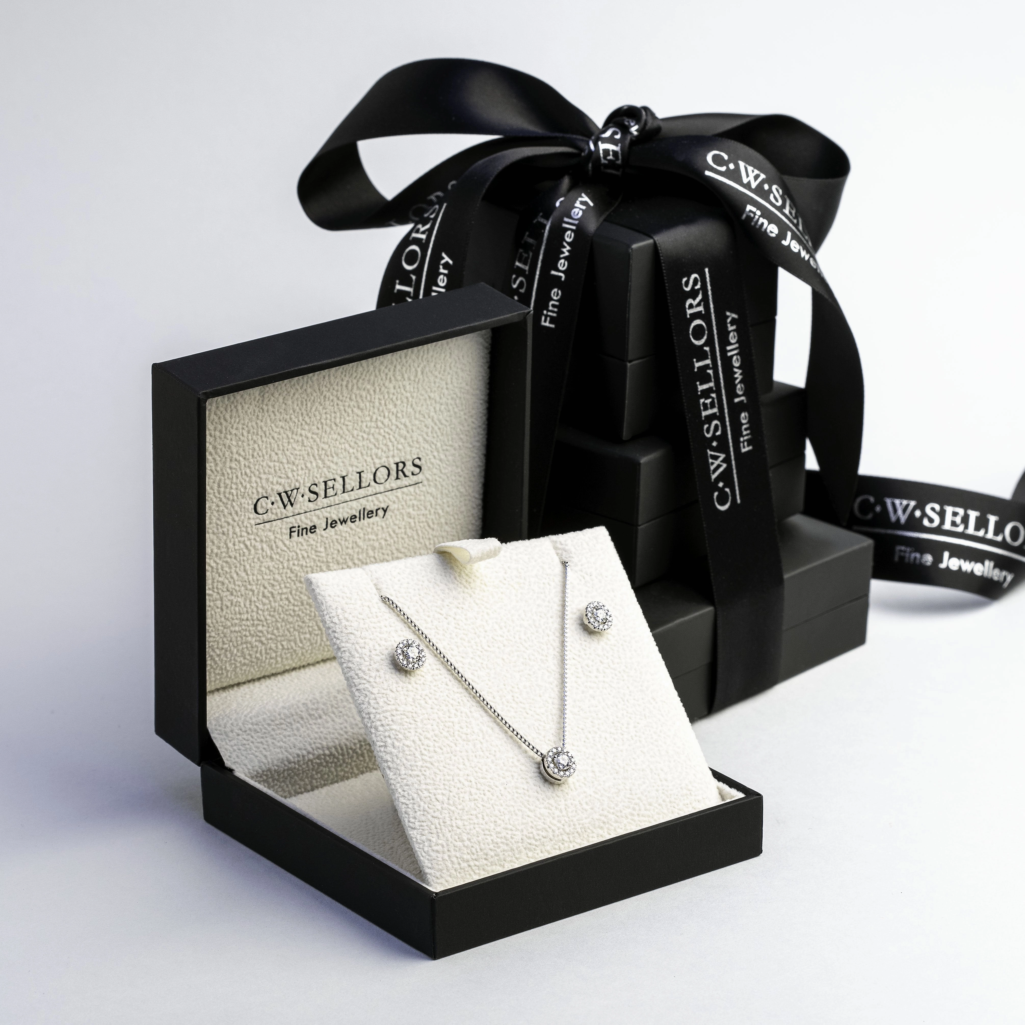 18ct White Gold Diamond Two Piece Gift Set