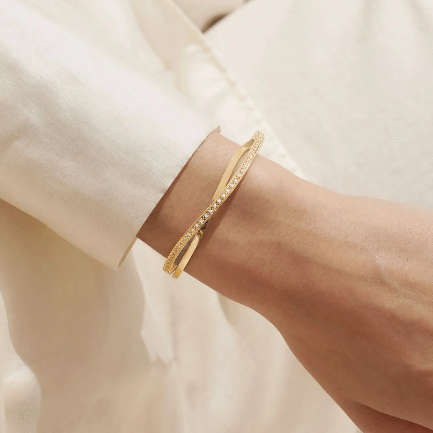 Bar Gold Crossover Gold Plated 6cm Bangle 8724