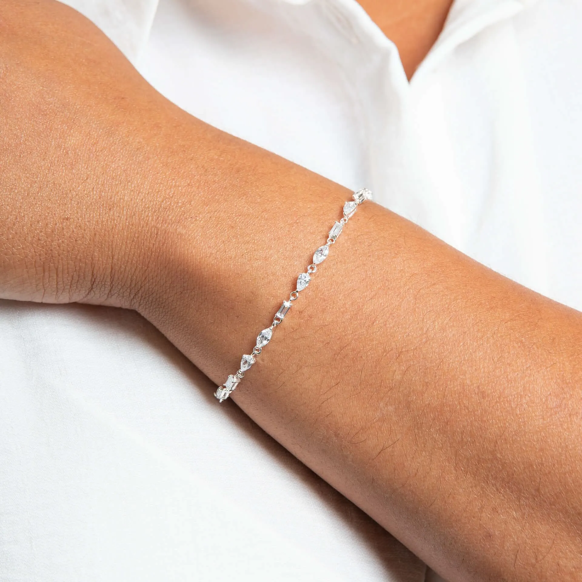 Beginnings Sterling Silver Cubic Zirconia White Bracelet B5535C