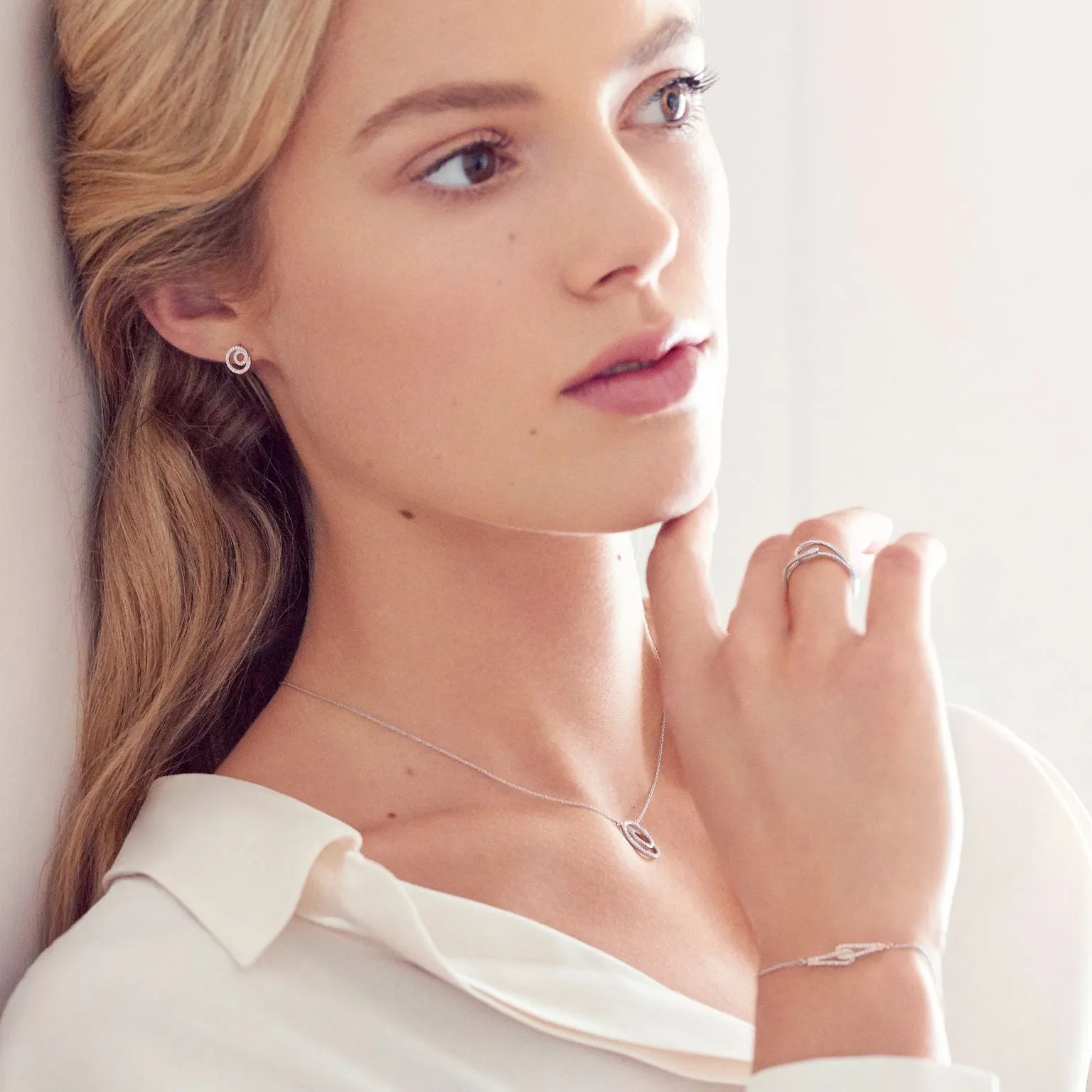 Hot Diamonds Flow 9ct White Gold Earrings