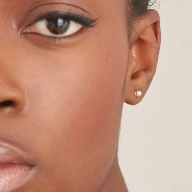 Pearl Cabochon Stud Earrings E043-01G