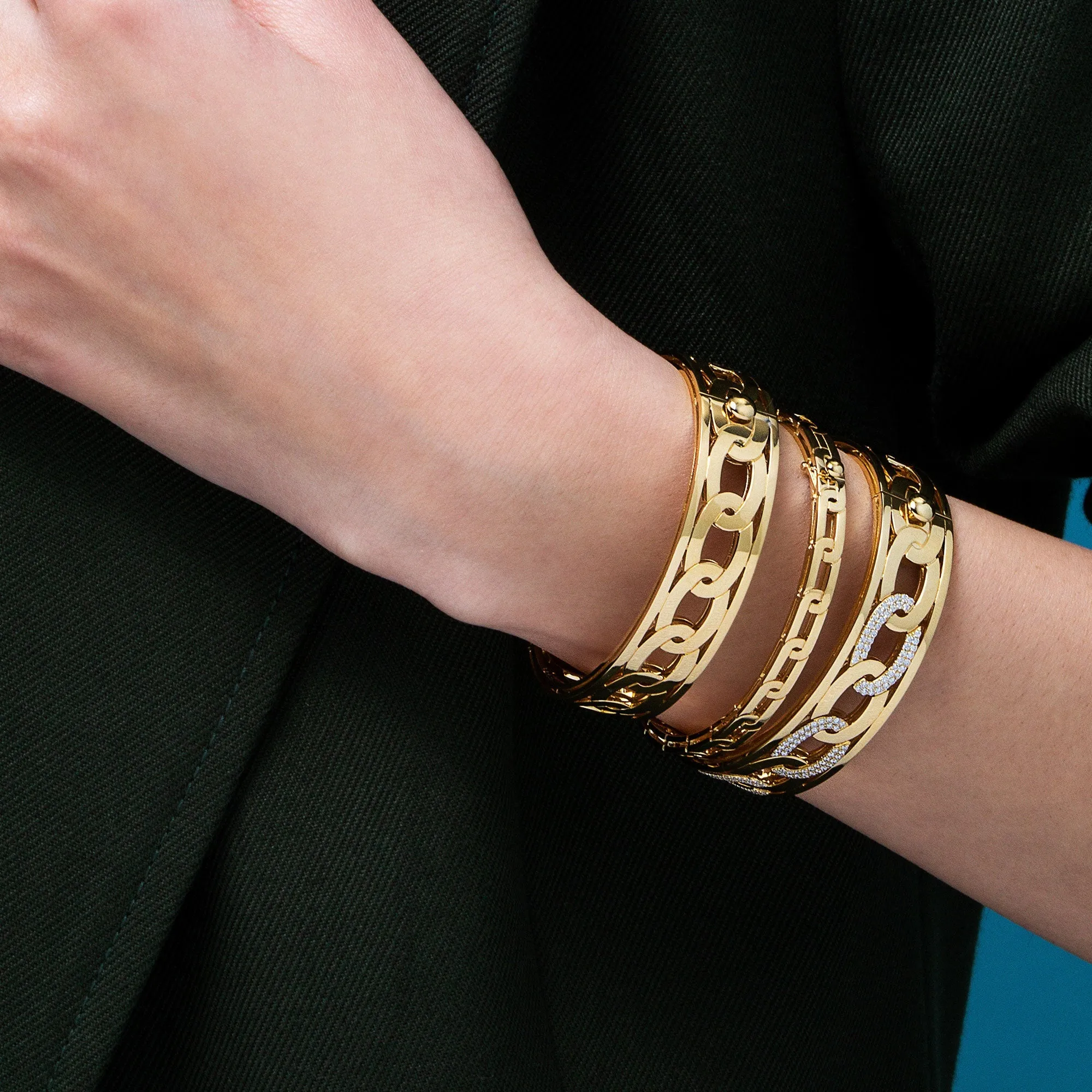 Roberto Coin Navarra 18ct Yellow Gold Bangle