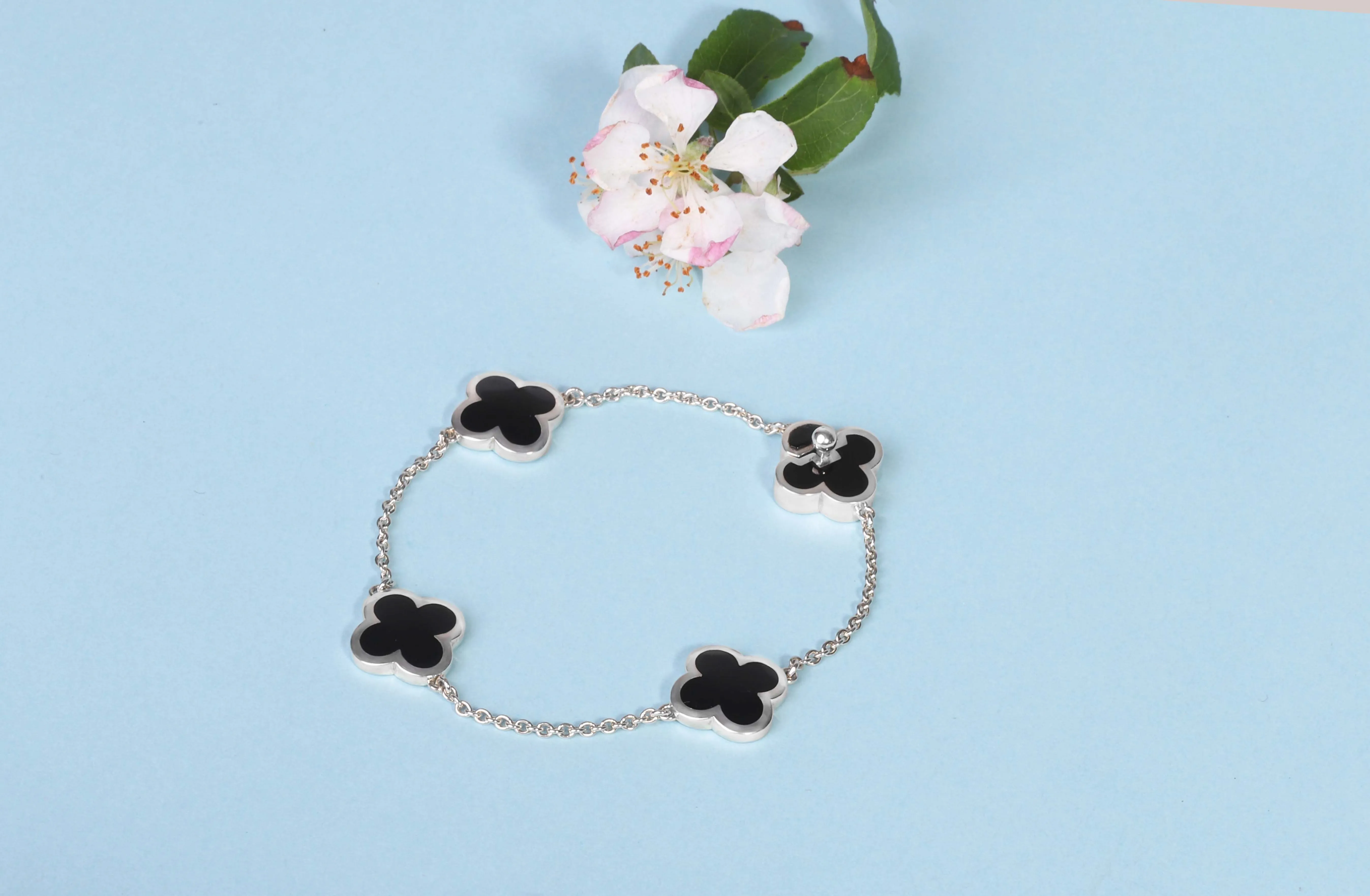 Sterling Silver Whitby Jet Bloom Four Stone Four Leaf Clover Chain Bracelet D